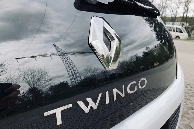 Renault Twingo cena 26300 przebieg: 68000, rok produkcji 2018 z Starachowice małe 596